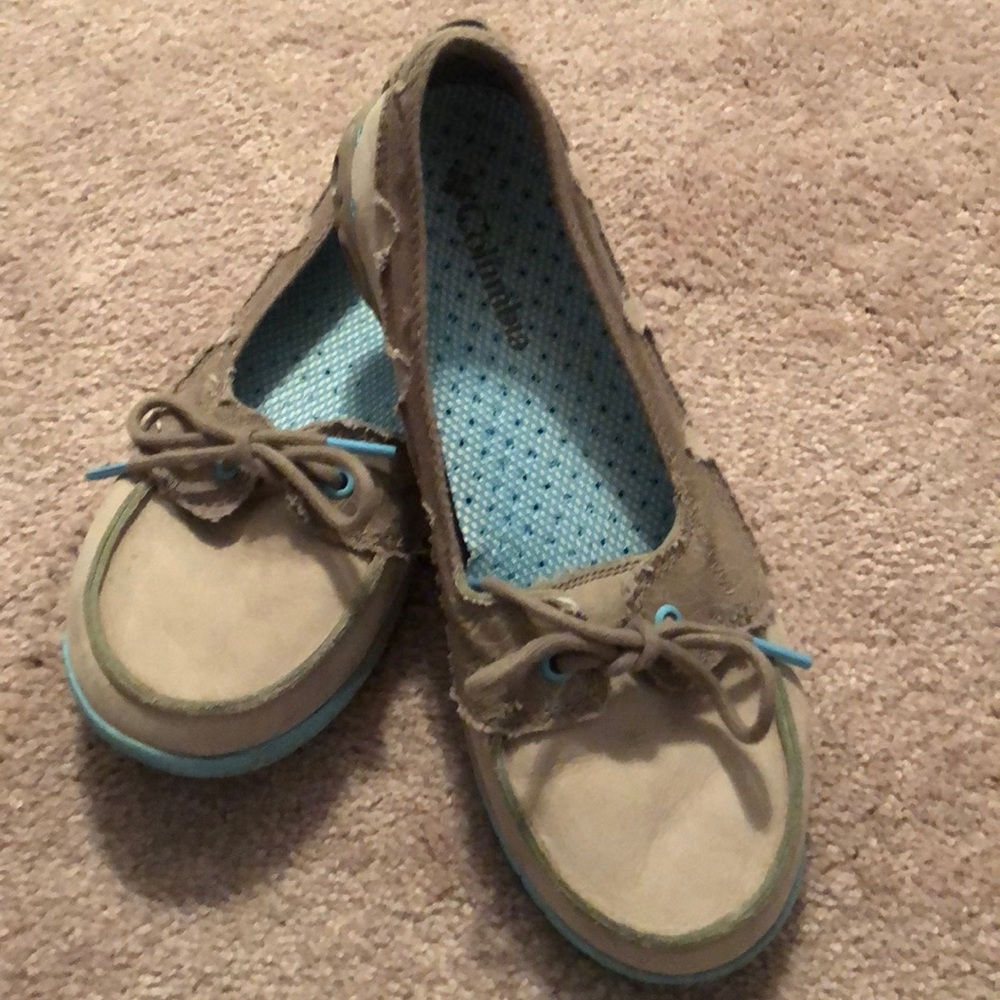 Columbia boat shoes size 9.5. Barely worn!